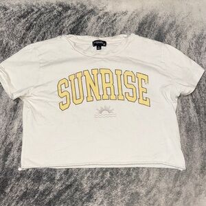 Sunrise Graphic Cream Cropped Tee